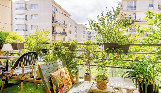 Large Two-bedroom Flat to Rent in Paris,100m From Beautiful Buttes Chaumont Parc