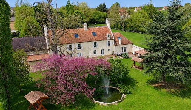 large, upscale, 5-star charming cottage, 475 m2, 15 people