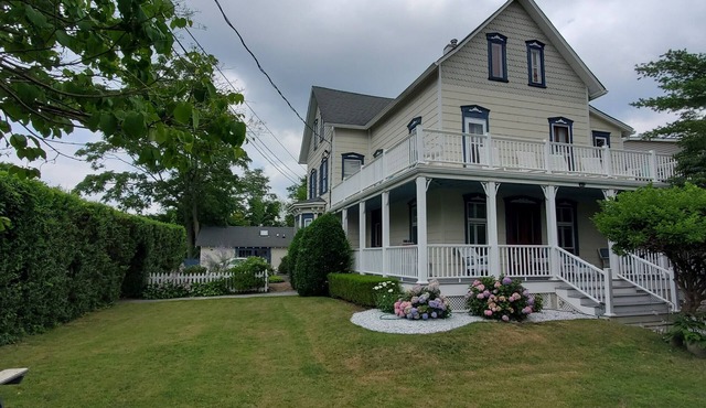 Large Victorian-fully modernized