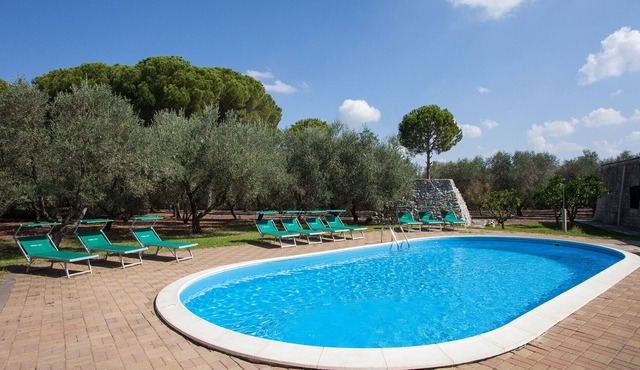 Large villa with private pool in Apulia m340