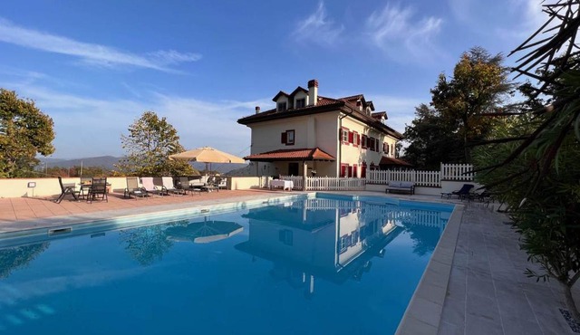 Large villa for 20 guests on large estate with private pool and tennis court Big conference room with facilities VILLAITALY EU