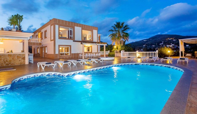 Large Villa near Ibiza Town Sleeps 20/22