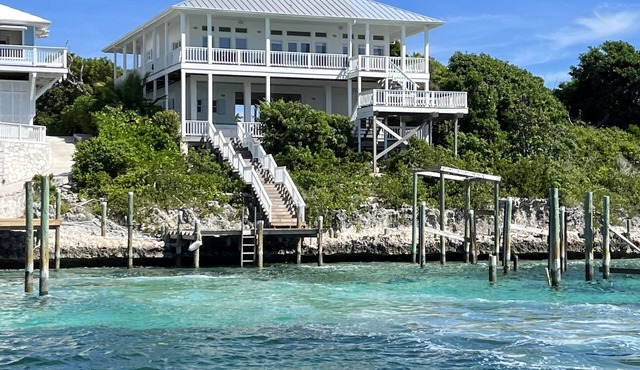 Large waterfront Home on Lubbers with Private Boat Dock