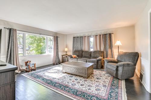 Large Yard & Fire Pit: Pet-Friendly Ravenna Home!