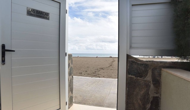LAS BARCAS APARTMENT, FIRST LINE BEACH LUXURY