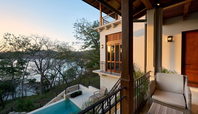 Las Catalinas - 5 bedroom luxury beachfront home - Casa Alouatta