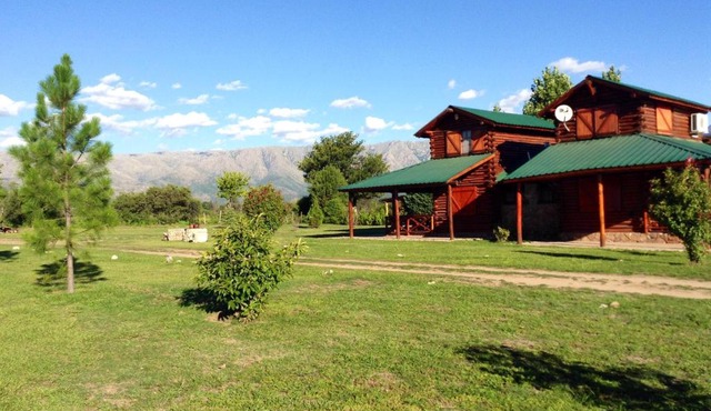 Las Cortaderas Cabañas de Tronco