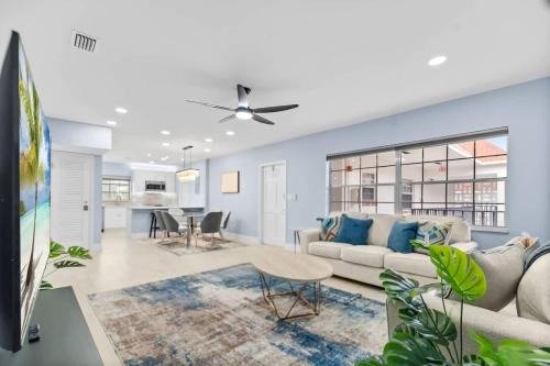 Las Olas & Beachside getaway with pool