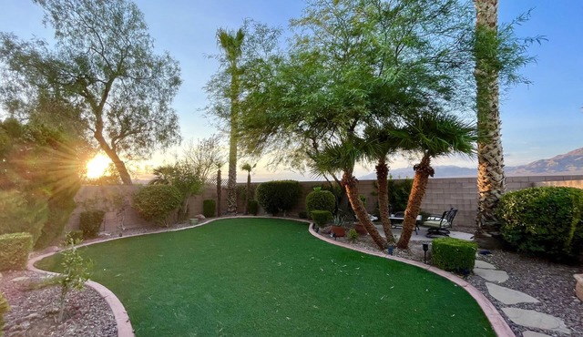 Las Vegas Single Story King Bed Quiet Neighborhood
