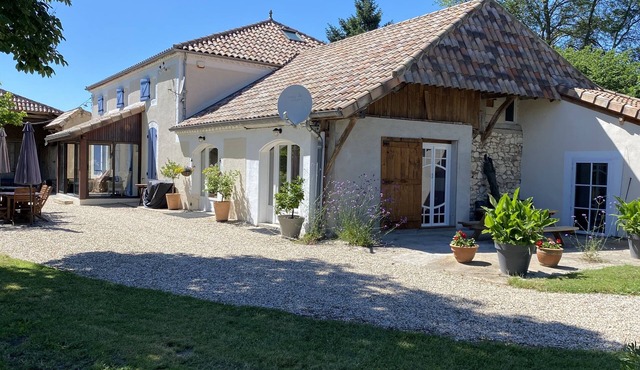 Lasclottes is a French Farmhouse with a Swimming Pool & 5 acres on the River Lot