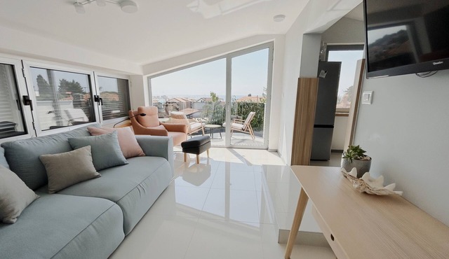 ! Last Min - 40% OFF Jul 15–19 !/Luxury Sea-View Stay
