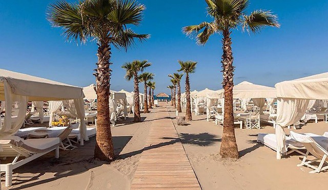 *LAST MINUTE* VILLA TORRE Sleeps 8 with 2 pools, A/C few steps from the beach