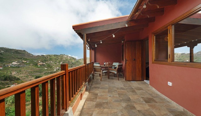'Laurel' Room with Mountain Views, Wi-Fi, and Air Conditioning - SilboHolidays