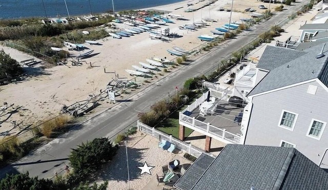 Lavallette Bay view 6 large bedrooms New AC pet friendly 4 beach badges