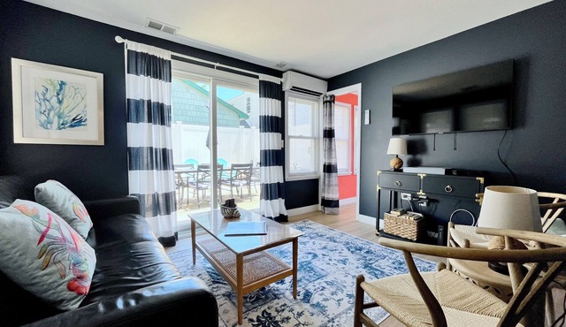 Lavallette Beach Block Retreat steps from beach/6 Beach Badges Included