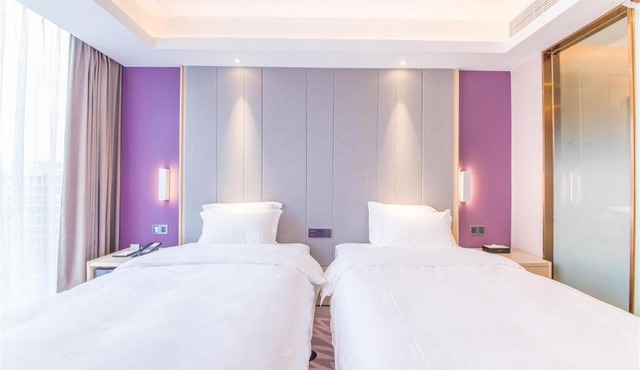 Lavande Hotel HeYuan HePing BaiSheng square