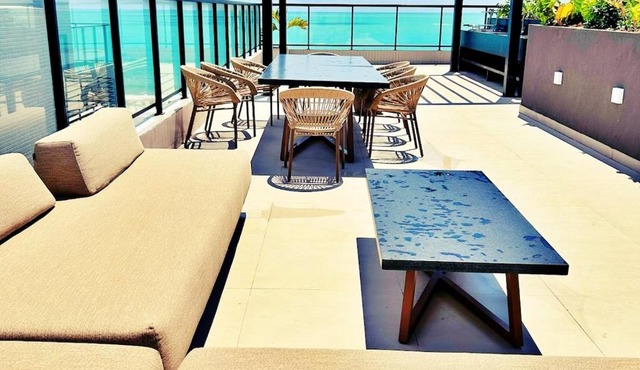 Lavie Beach 203