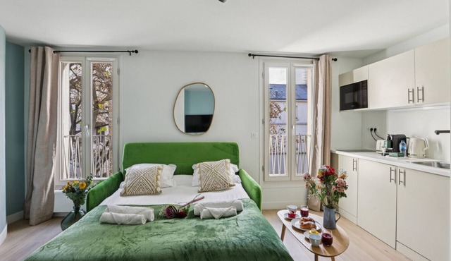 Lavie Maison : Studio Close to Montmartre