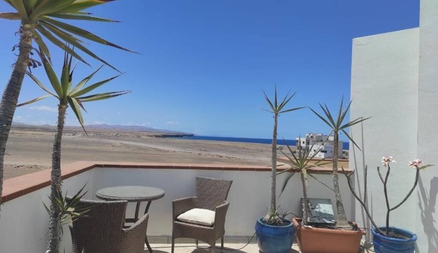 Laylas Beach Art House