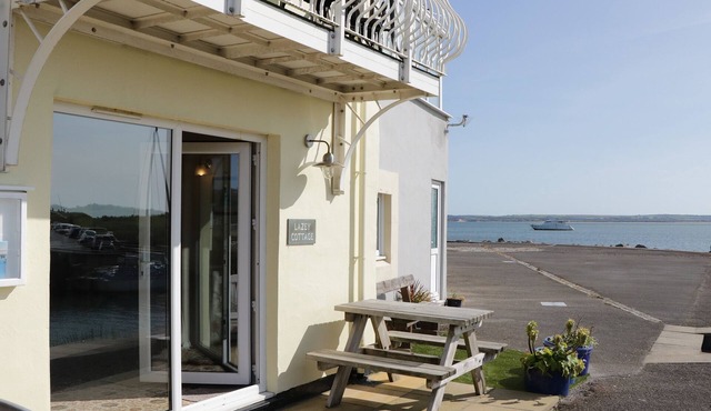 LAZEY COTTAGE, pet friendly, country holiday cottage in Haverigg