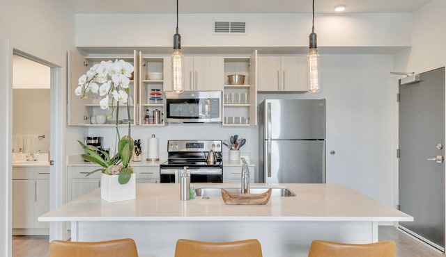 LCF - Downtown SLC - 1BR/1BA - CoWork + Gym - Near Delta Center - Garage