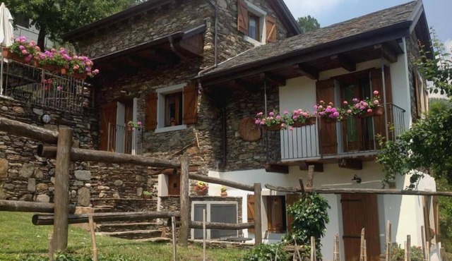 Le 2 formiche (Lauri): rustic cottage with terrace and garden