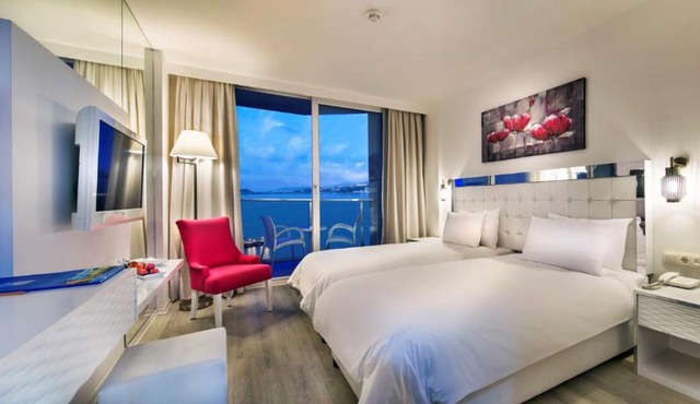 LE BLUE HOTEL