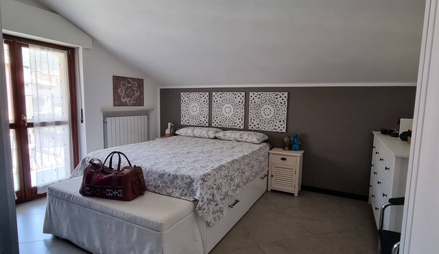 -Le Carillon- Romantic and cozy Suite with Jacuzzi 2 steps from Bergamo