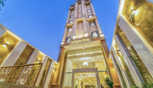 Le Centre Hotel