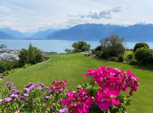 Le Chardonne - Designer's home with a stunning lake and mountain view