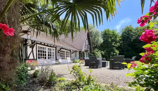 Le Clos Vildor Charming gîte/Normandy with horses & bordered by river 5km from the sea