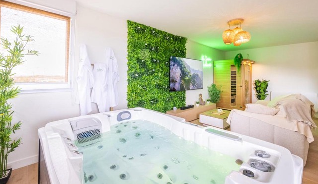 Le Cocon Balinais Jacuzzi, Sauna, Piscine Cugnaux