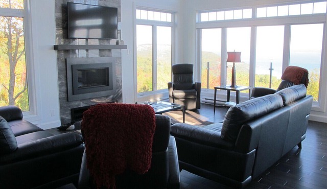 Le Côtier - With stunning view of the Saint-Lawrence river!