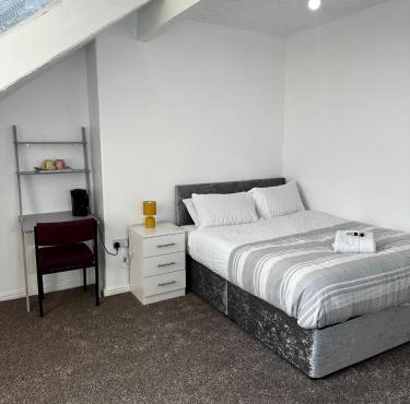 Le Crescent Rooms, Room Stays