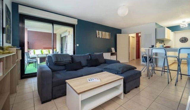 Le Dory ~ Spacious, Air-conditioned, Terrace & Parking