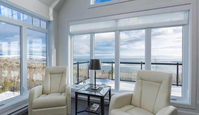 Le Fluvial - With stunning view of the Saint-Lawrence river!