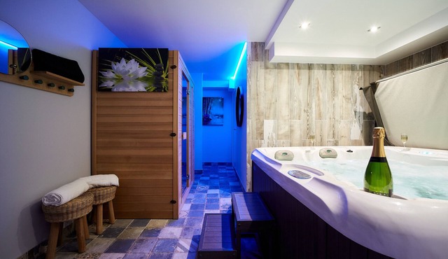 Le Héron. gite with spa and private sauna.