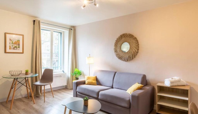 Le Magenta, Studio proche de la place Wilson