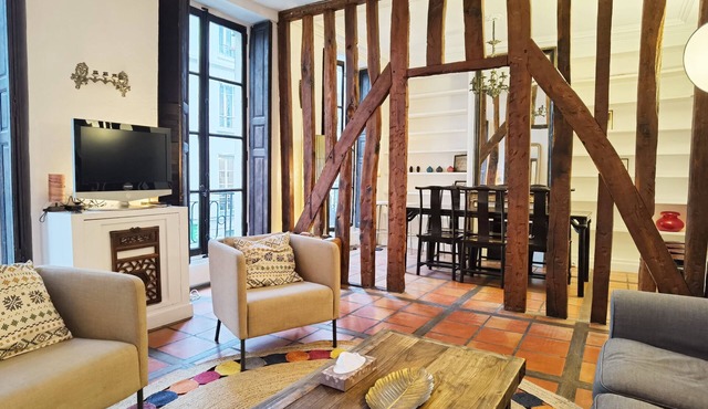 Le Marais style APT with 3 bdrs 3 mns République