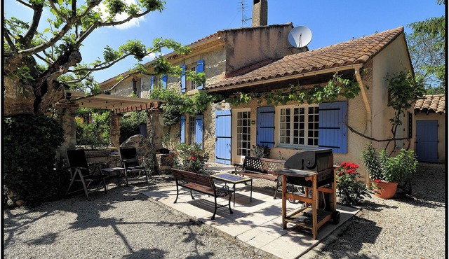 Le Mas-sleeps 8, 4bdrm, 4bathrm Self-Catering Farmhouse in the Heart of Provence