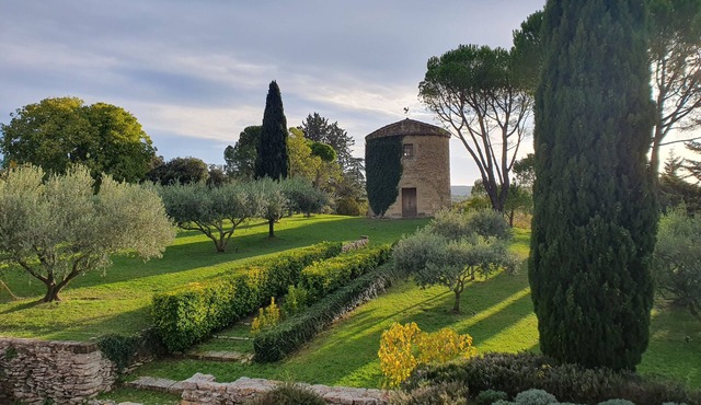 Le Moulin de Venasque - Ideal for a stay combining nature and culture