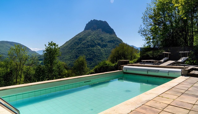 Le Néron – Chalet with Pool in the Heart of the Chartreuse Mountains