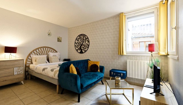 Le Petit Gourmet - Studio Apartment, Sleeps 2