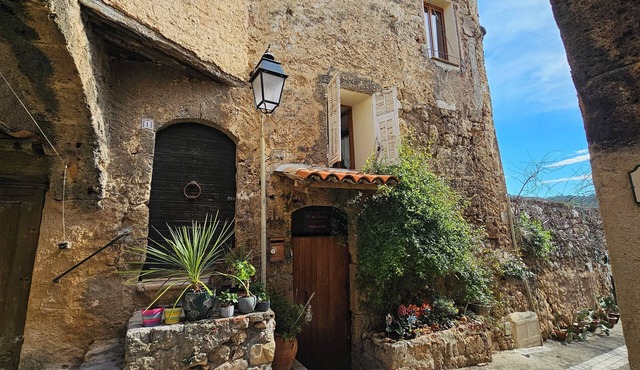 Le Portail D'airain