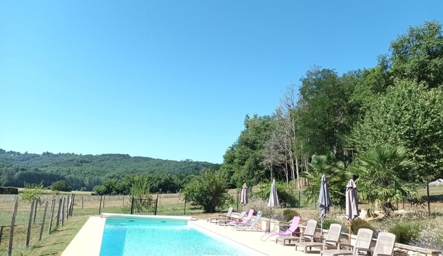 Le Séchoir des acacias, Gîte "Les Falaises" of 85m2 with heated swimming pool.