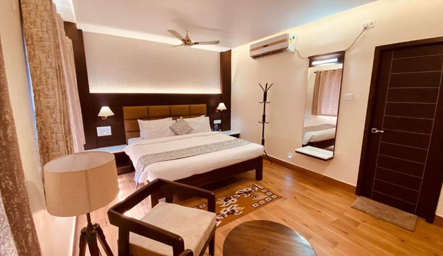 Le Shiv Executive Suite