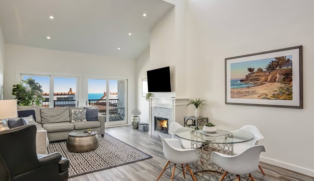 Leadbetter Beach Retreat - penthouse with ocean views, heated pool/spa, high end interiors!