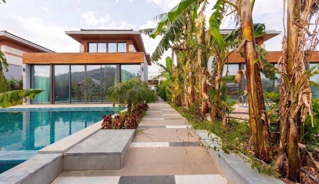 Leaf Villa Terra