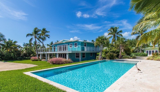 Leatherback Cottage: Adorable 2-bedroom oceanfront pool home with open water views in Islamorada.