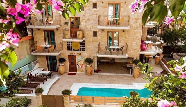 Leda suites